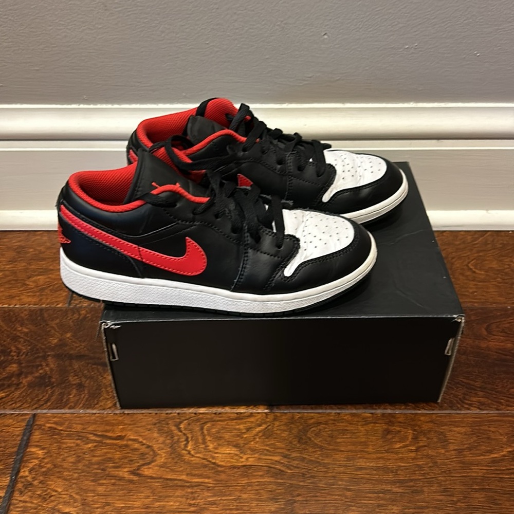 Air Jordan 1 Low (GS) 4.5Y